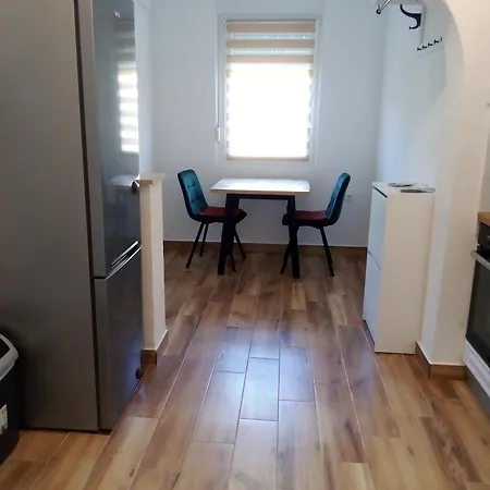 Apartments Maris Rab * راب