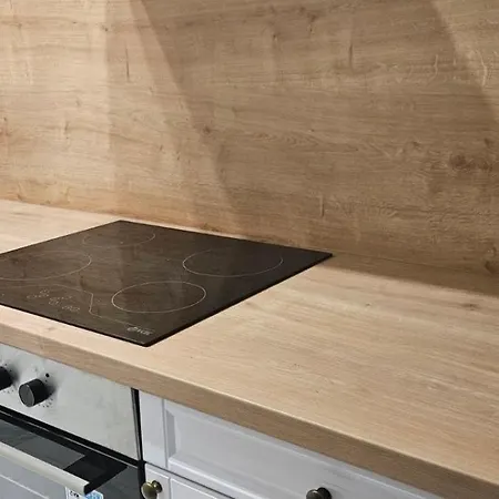 Apartments Maris Rab شقة *