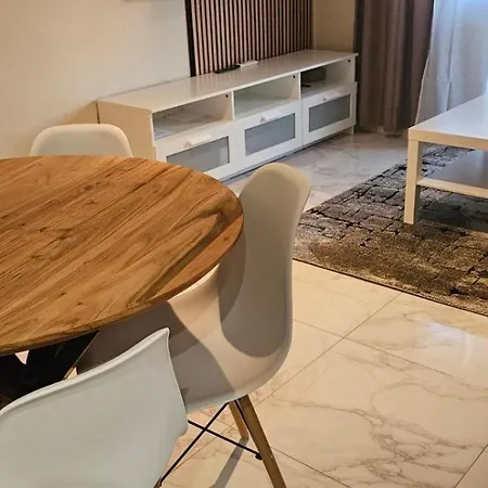 Apartments Maris Rab شقة راب