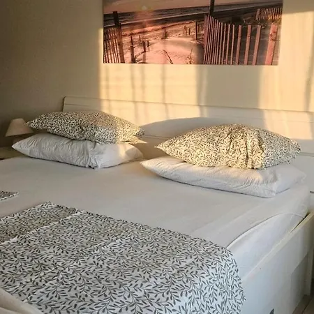 Apartments Maris Rab شقة