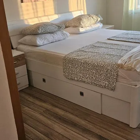 Apartments Maris Rab *