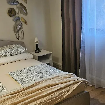 Apartments Maris Rab شقة راب