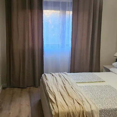 Apartments Maris Rab شقة