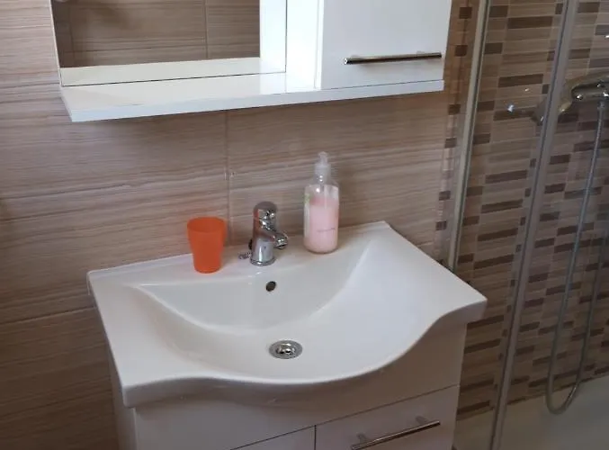 Maris Rab 아파트 *